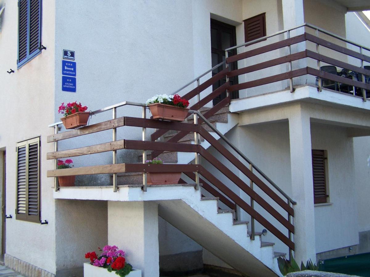 Apartments By The Sea Novalja, Pag - 18154 Exterior photo
